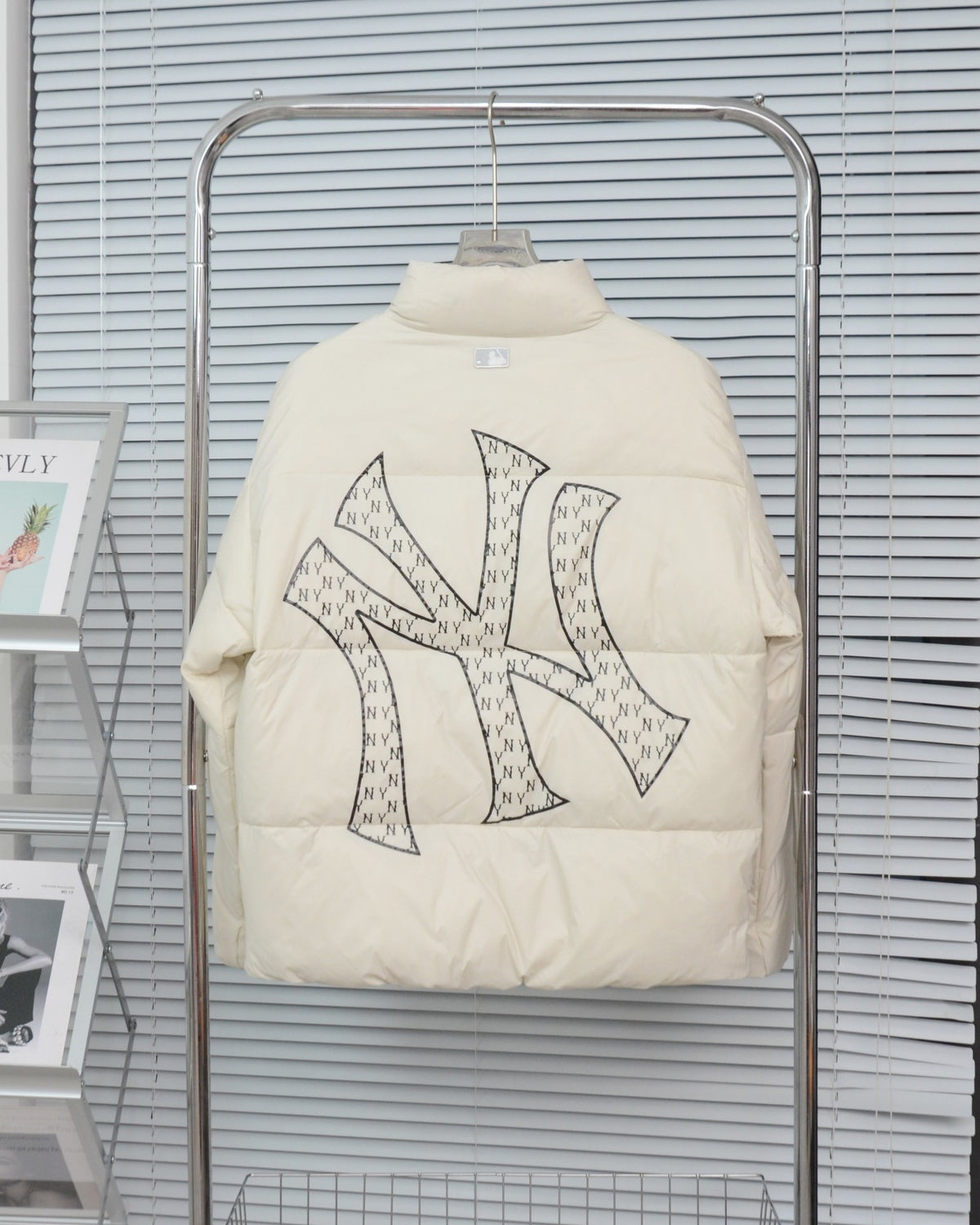 MLB New York Yankees Large Back-Logo Puffer Jacket - Cream