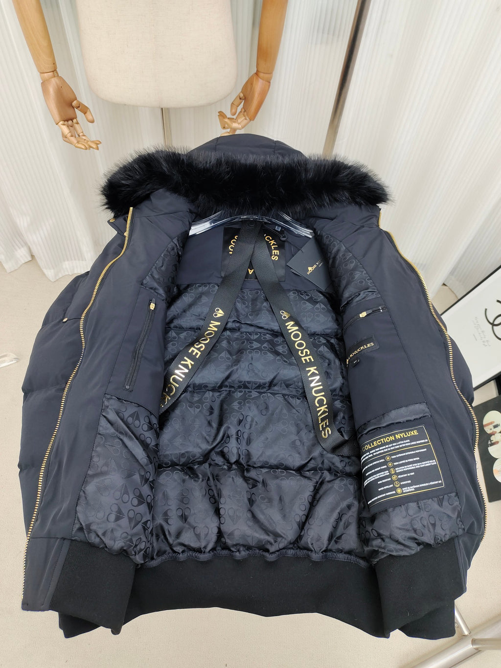 Moose Knuckles Hooded Puffer Bomber Jacket - Dark Navy