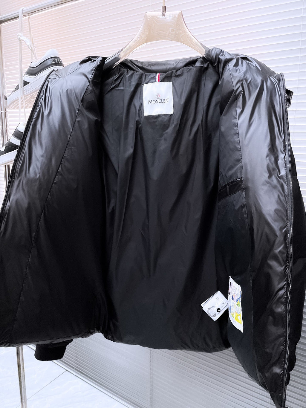 Moncler Chest-Logo Hooded Puffer Jacket - Black