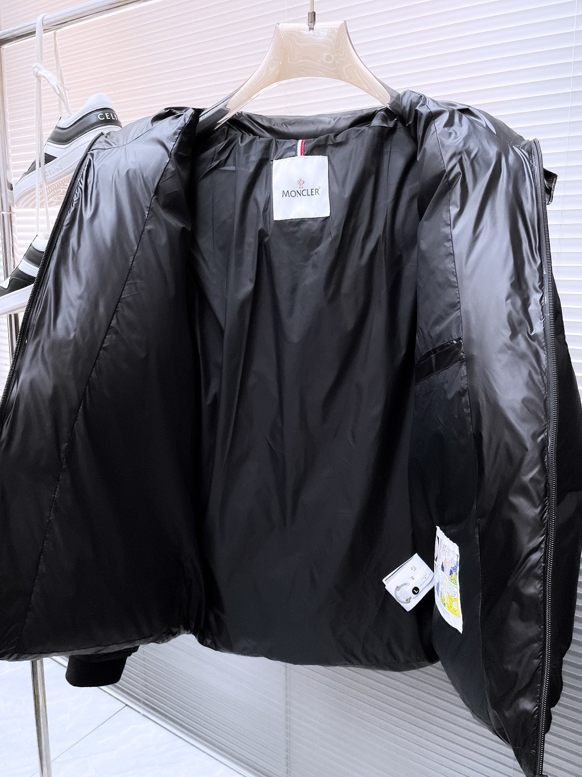 Moncler Chest-Logo Hooded Puffer Jacket - Black