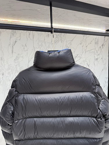 Moncler F055 Unisex Stand-Collar Puffer Jacket - Black