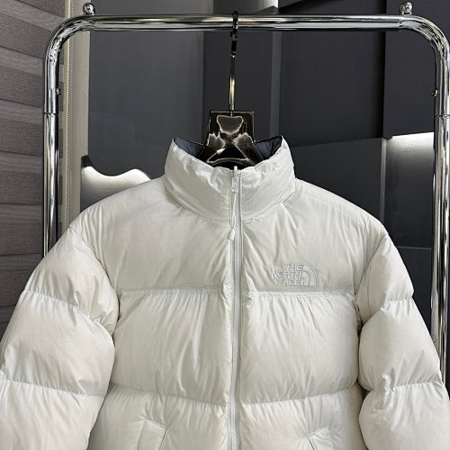 The North Face '90s-Style Stand-Collar Puffer Jacket - White