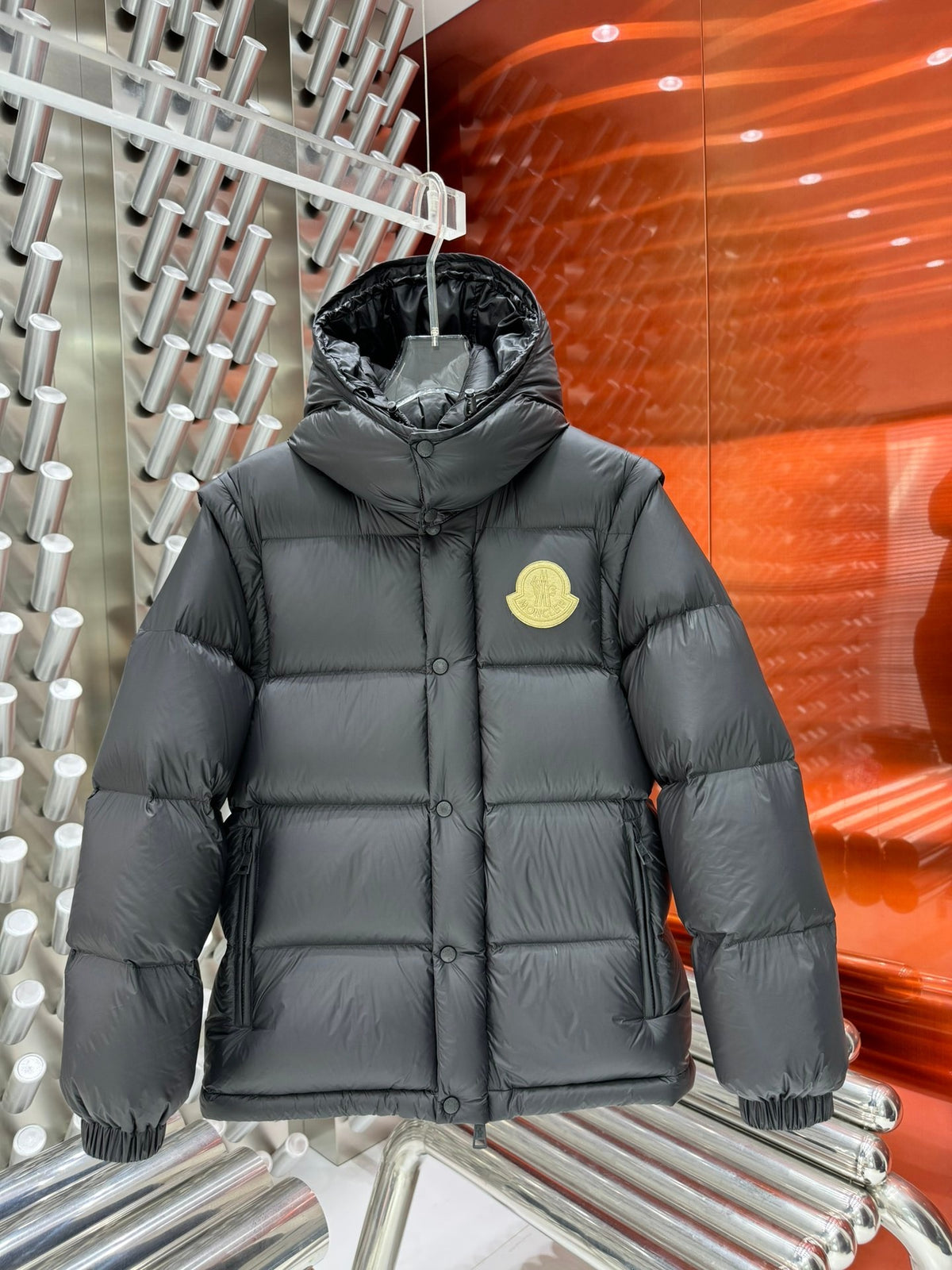 Moncler Detachable-Sleeve Hooded Puffer Jacket - Black