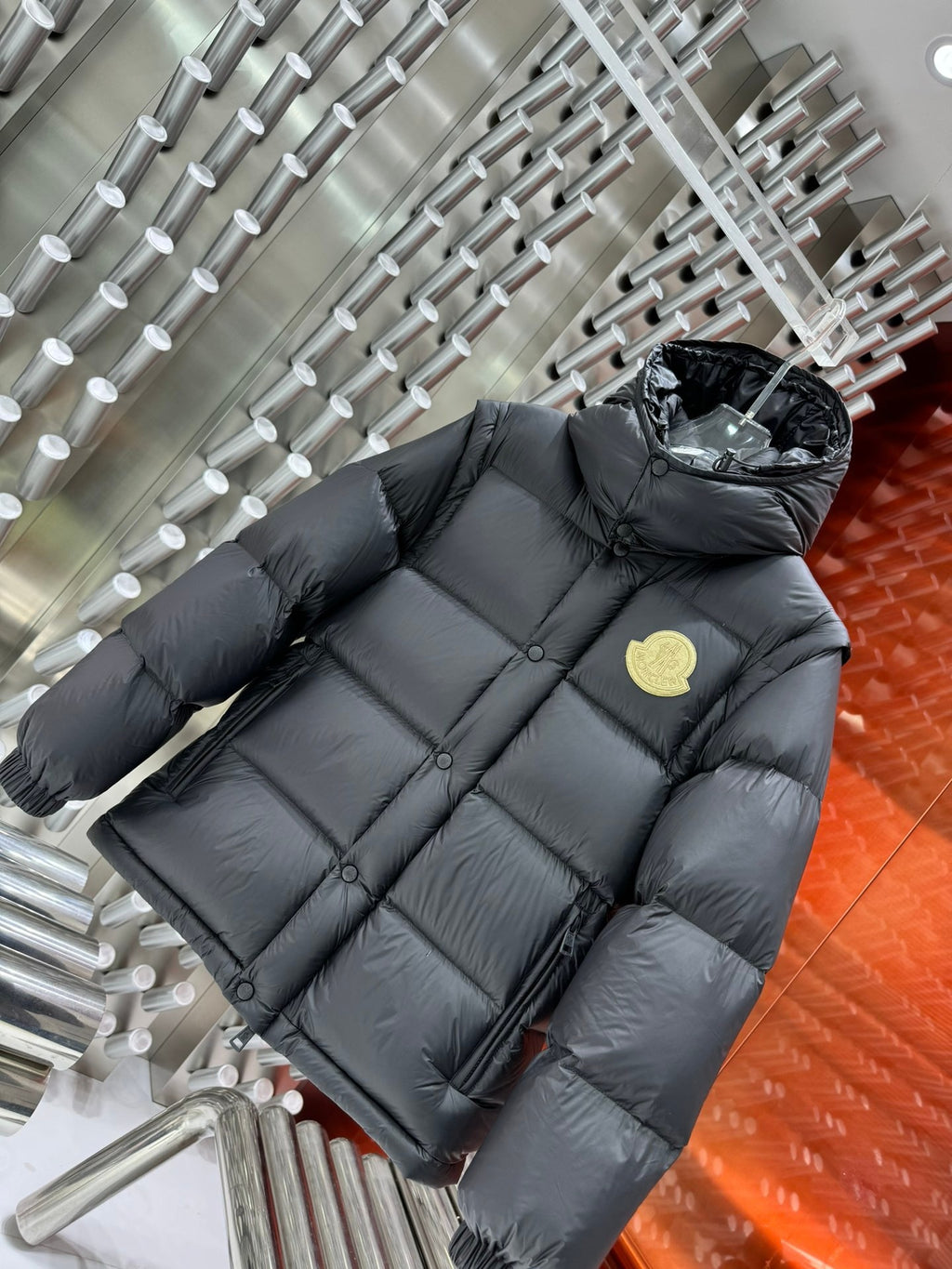 Moncler Detachable-Sleeve Hooded Puffer Jacket - Black