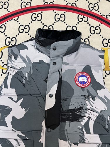 Canada Goose Quilted Puffer Vest - Gray Camo