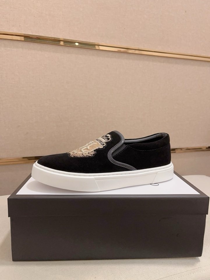 Gucci Crest Slip-On Shoes